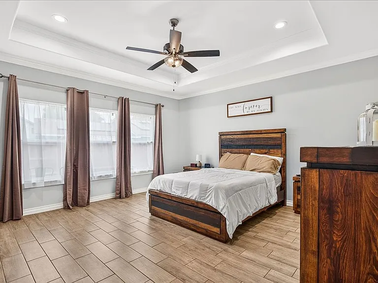 2445 Manuel Ln — Photo 28