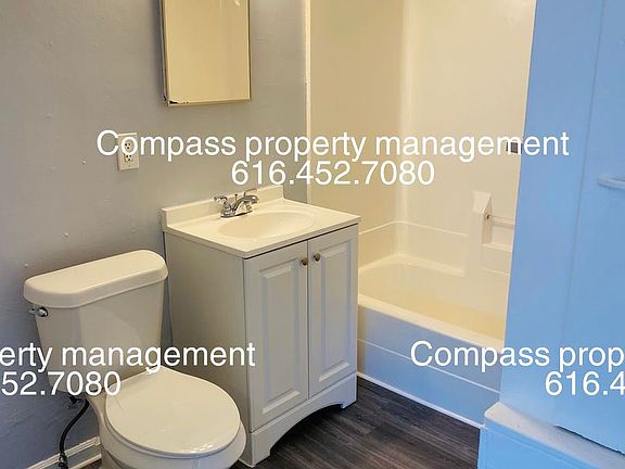3rd image of 847 Lafayette Ave NE #1