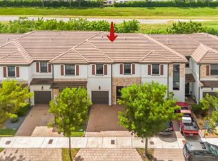 3354 W 100th Ter, Hialeah, FL 33018
