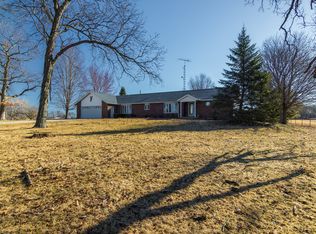 33410 Five Points Rd, Kingston, IL 60145