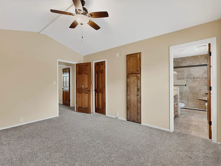5612 Chelwood Park Blvd NE — Photo 24