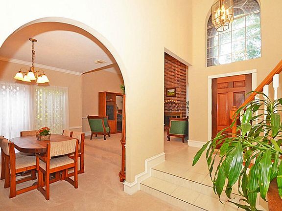 Arched entry into diningroom