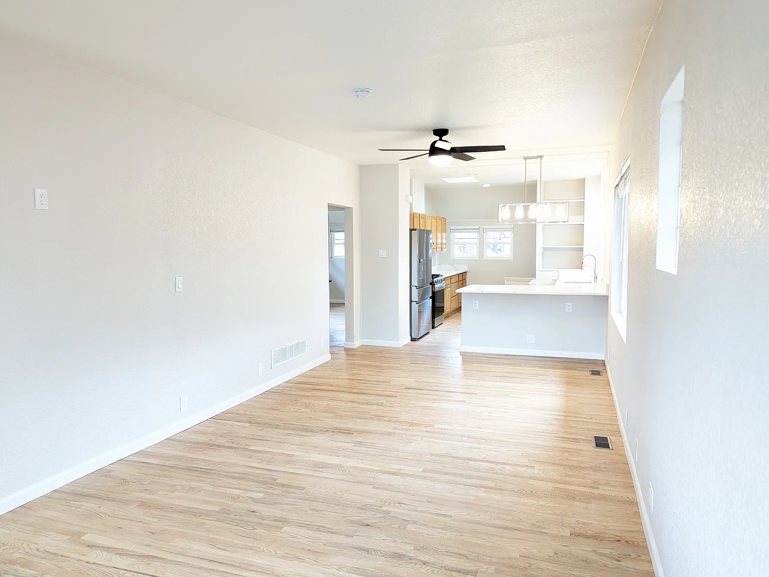468 S Clarkson Street — Photo 4