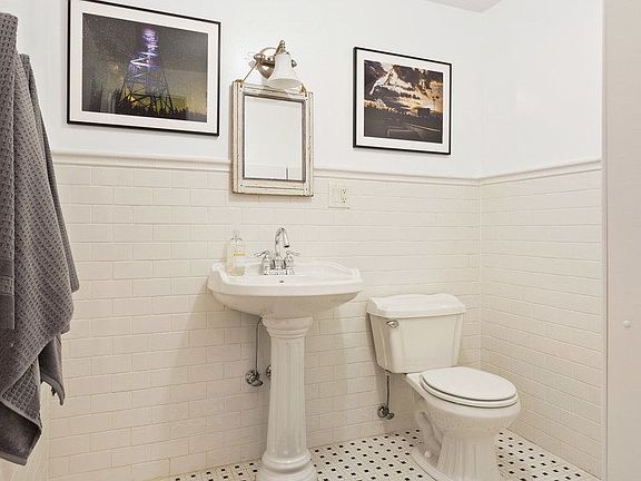 5th image of 202 W 9th St APT 1A