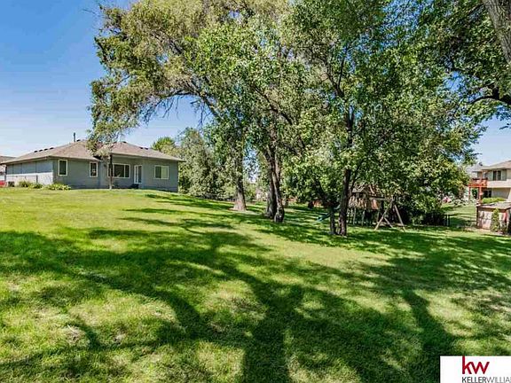 3rd image of 2311 Aberdeen Dr