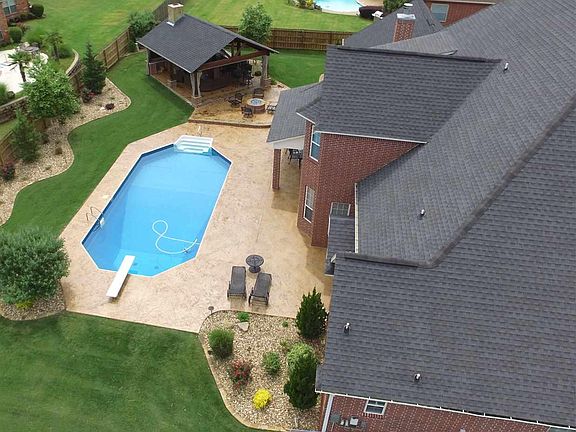 3rd image of 4005 Airline Dr