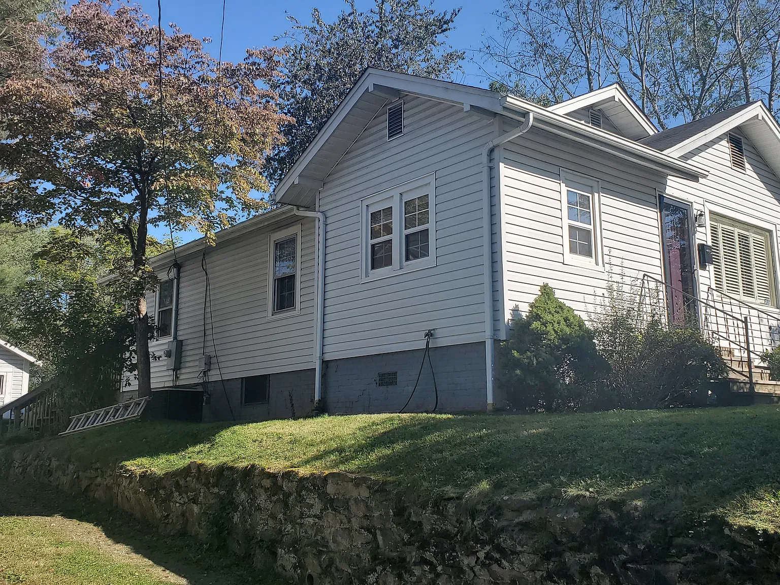 3 bed, 1131 sqft, $2,000 — Photo 1