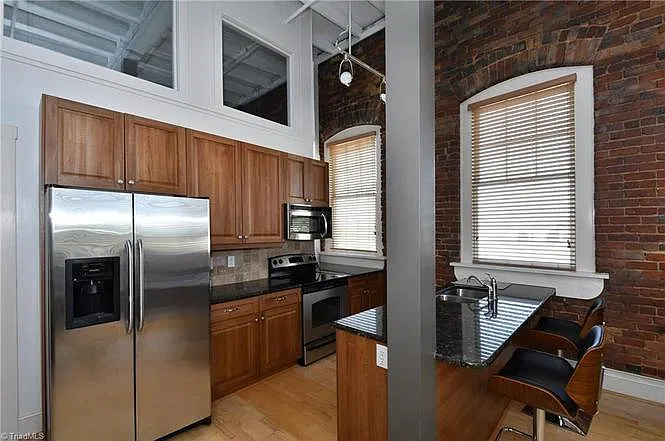 2 bed, 1209 sqft, $1,800 — Photo 4