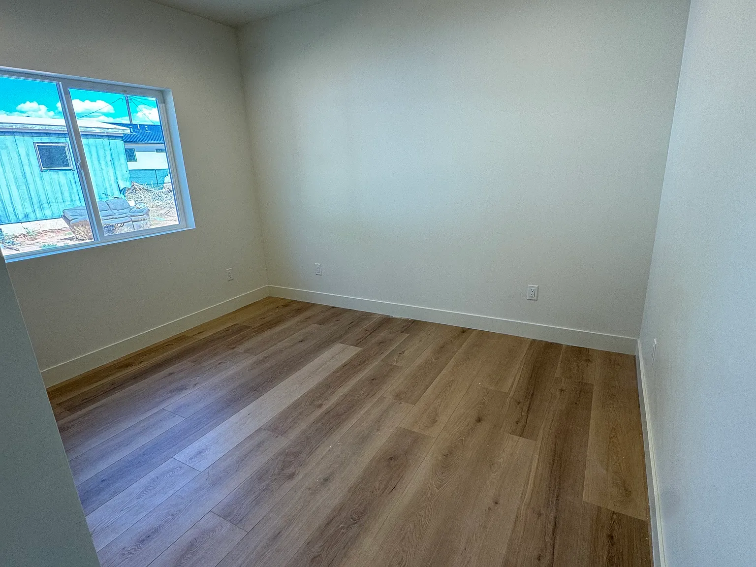 6 bed, 2758 sqft, $3,800 — Photo 3