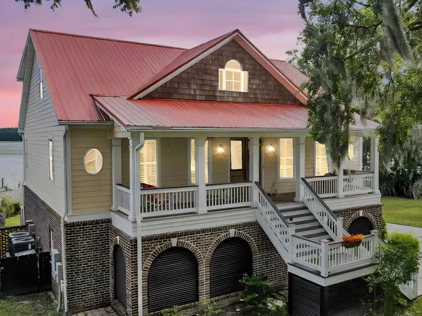 1811 Teal Rd, Moncks Corner, SC 29461