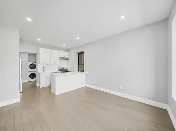 166 Allen St #22, New York, NY 10002