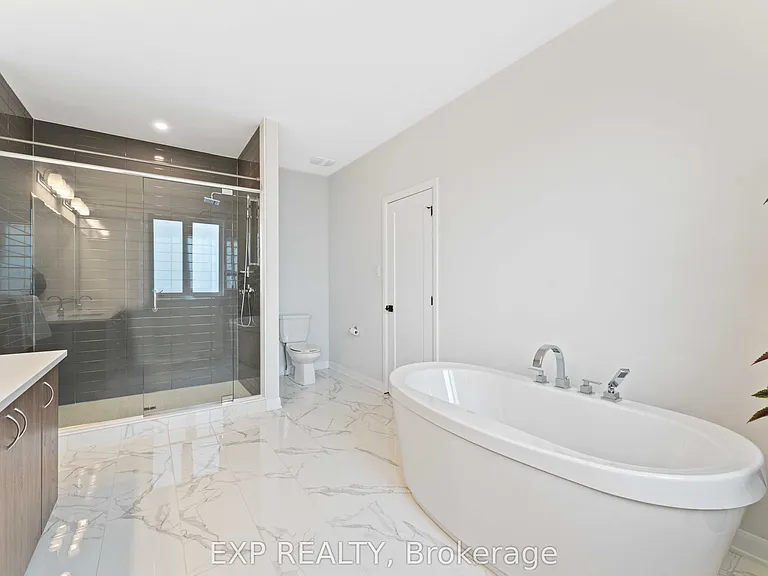 700 Coast Cir — Photo 10