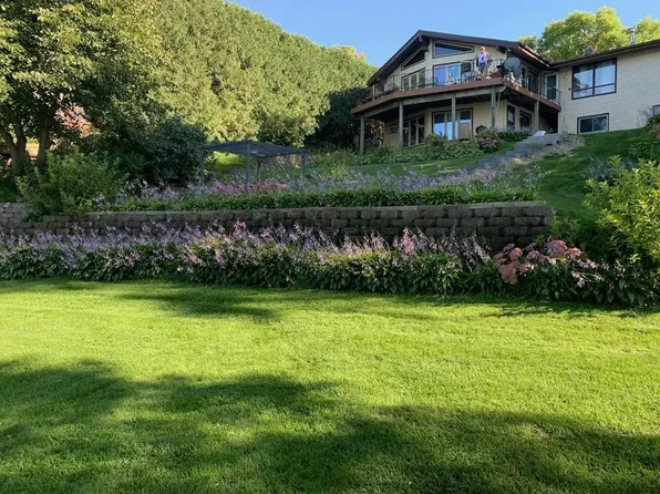 100 E Lake St APT 5, Waconia, MN 55387