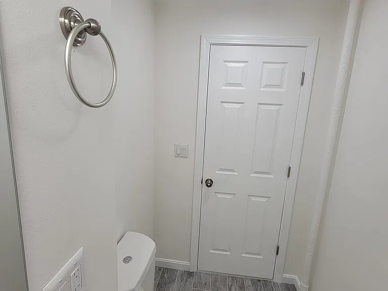 224 Hanover St #11A — Photo 24