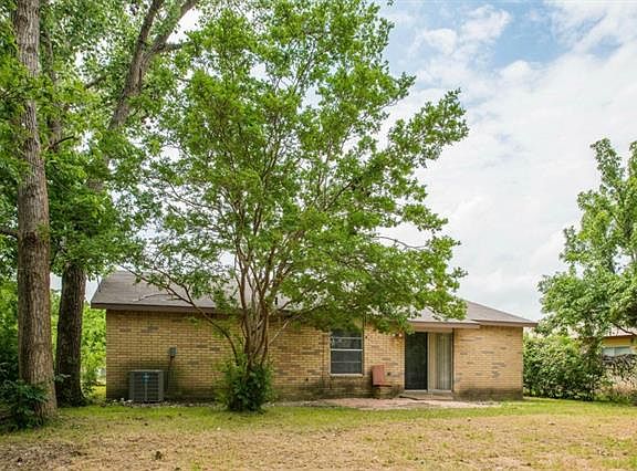 4th image of 1006 Quail Hollow Dr