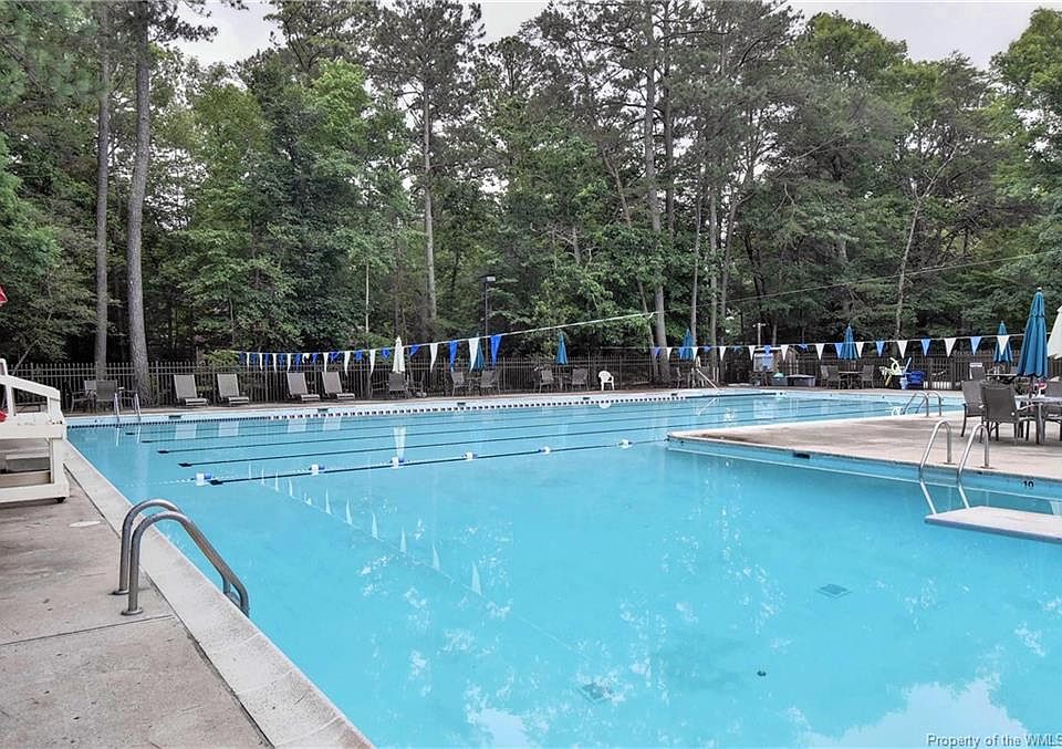 2nd image of 106 Northpoint Dr