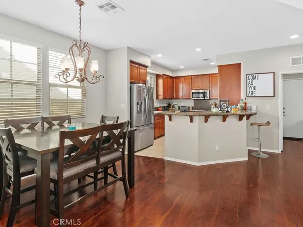 814 Pyramid Ct, Corona, CA 92878