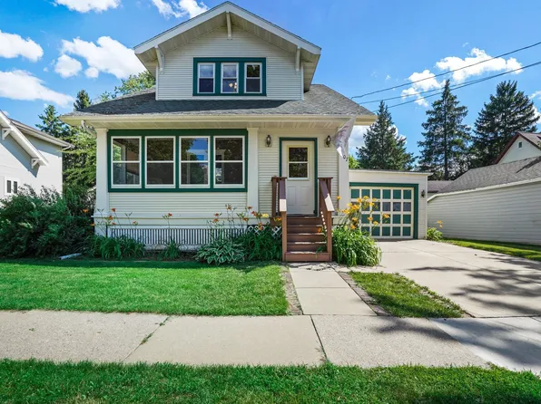 1007 Carr St, Watertown, WI 53094