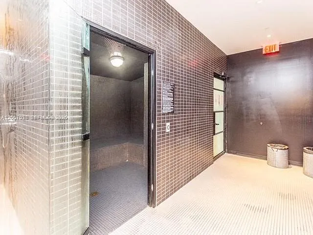121 NE 34th St #1014 — Photo 21