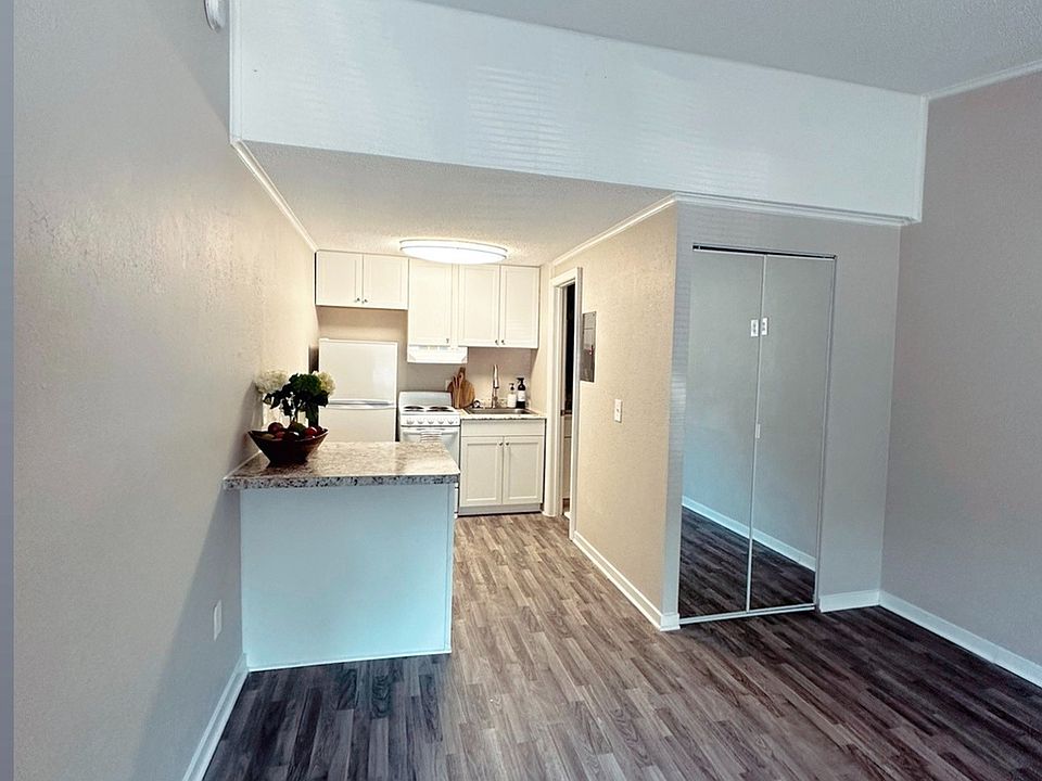 Make the most of every square foot in this bright, open-concept studio_perfect for simplified, modern living.