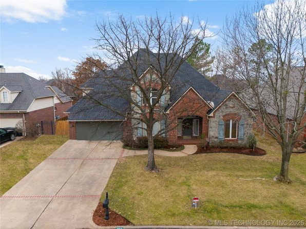 9818 E 83rd Pl, Tulsa, OK 74133