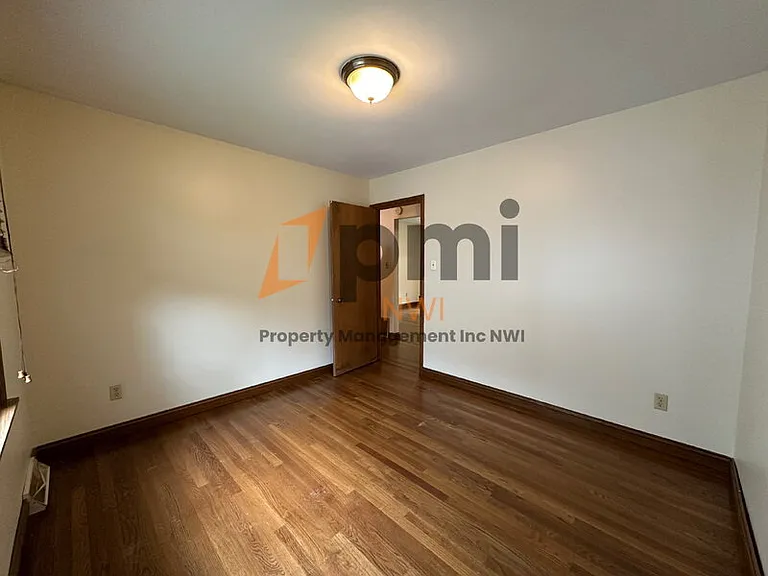 408 E Clark St — Photo 15
