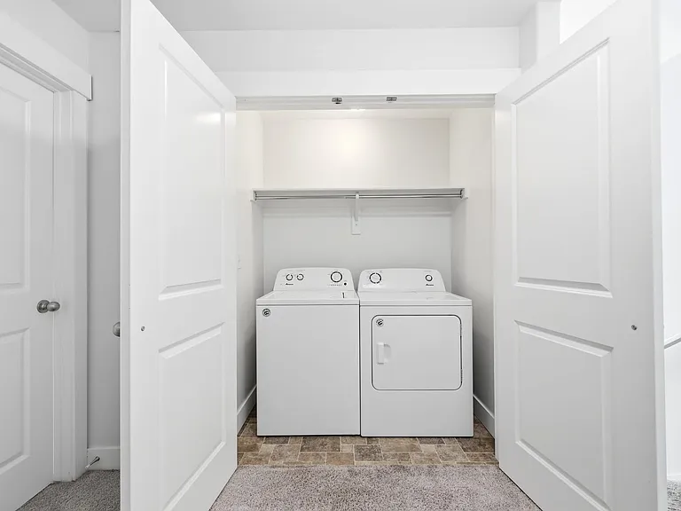 153 W Silver Springs Dr — Photo 17