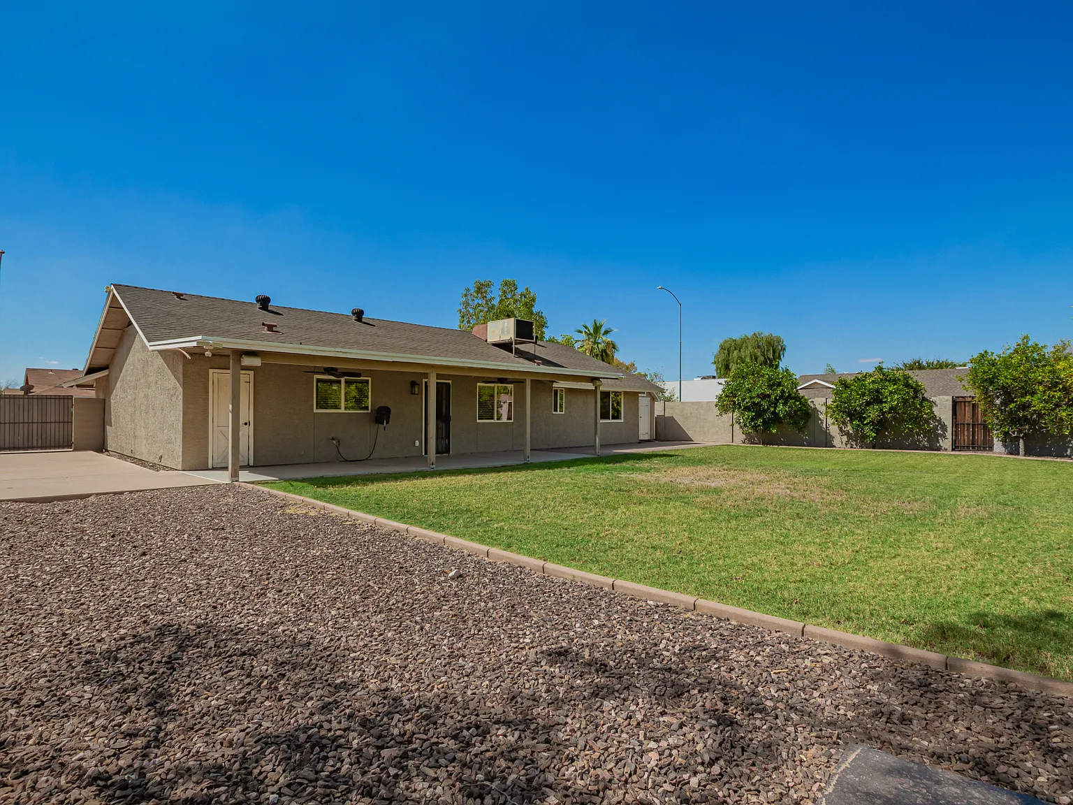 3 bed, 1442 sqft, $2,499 — Photo 3