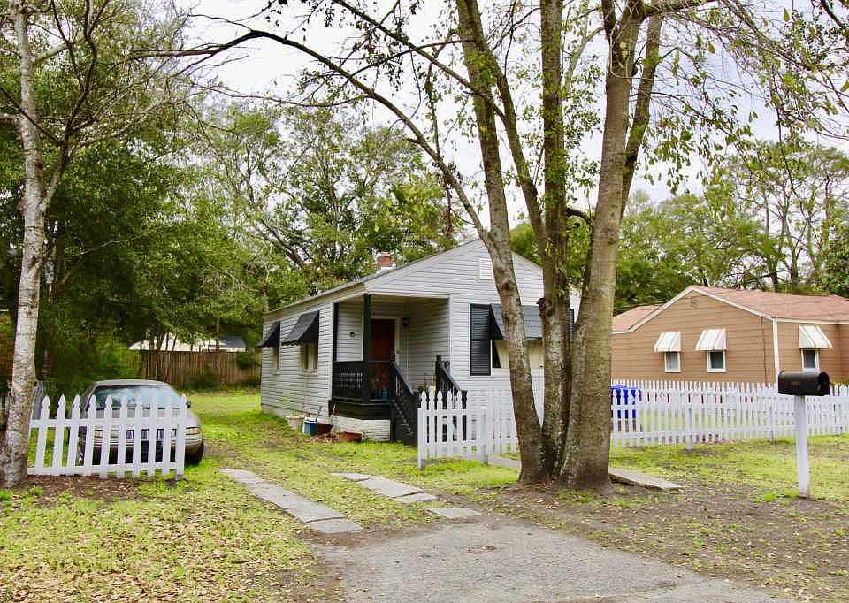 1st image of 2616 Ferrara Dr