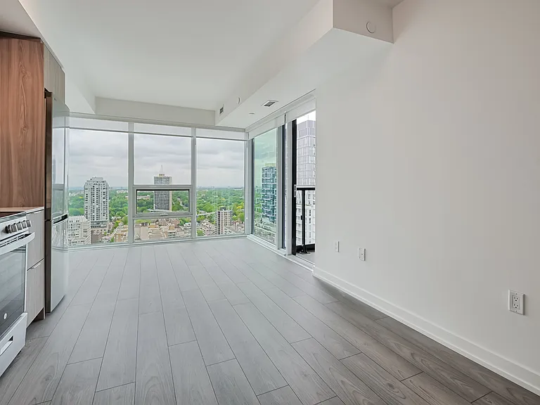 223 Redpath Ave — Photo 120