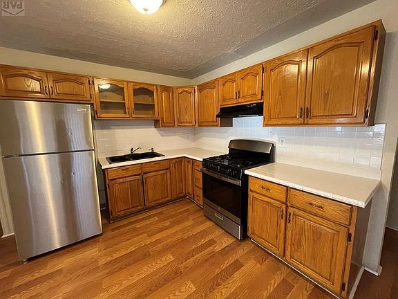 5th image of 1652 Delphil St