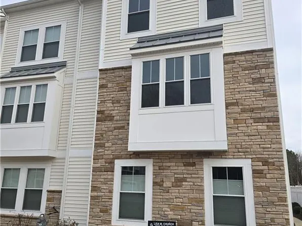 1005 Opal St #105, Suffolk, VA 23435