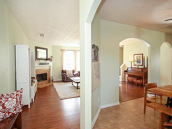 4th image of 2319 Tarrytown Crossing Dr