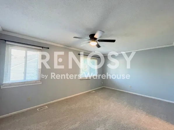 445 Falling Ln, Virginia Beach, VA 23454