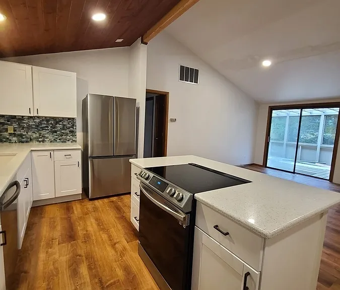 175 SW The Pines Dr — Photo 5
