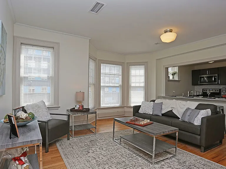 UnCommon Apartments — Photo 22