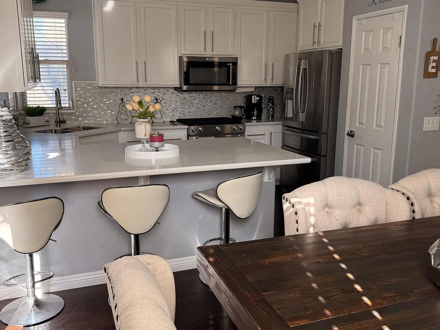 3 bed, 2.5 bath, 1788 sqft, $4,700 — Photo 4