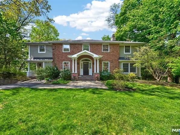 154 Unadilla Rd, Ridgewood, NJ 07450