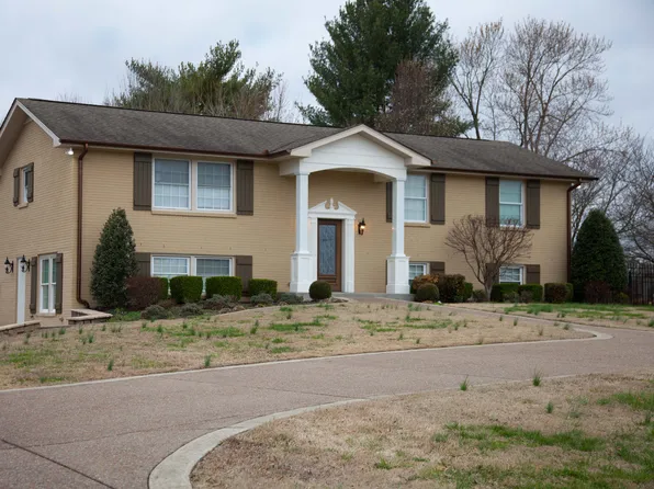 104 Martin Dr, Hendersonville, TN 37075