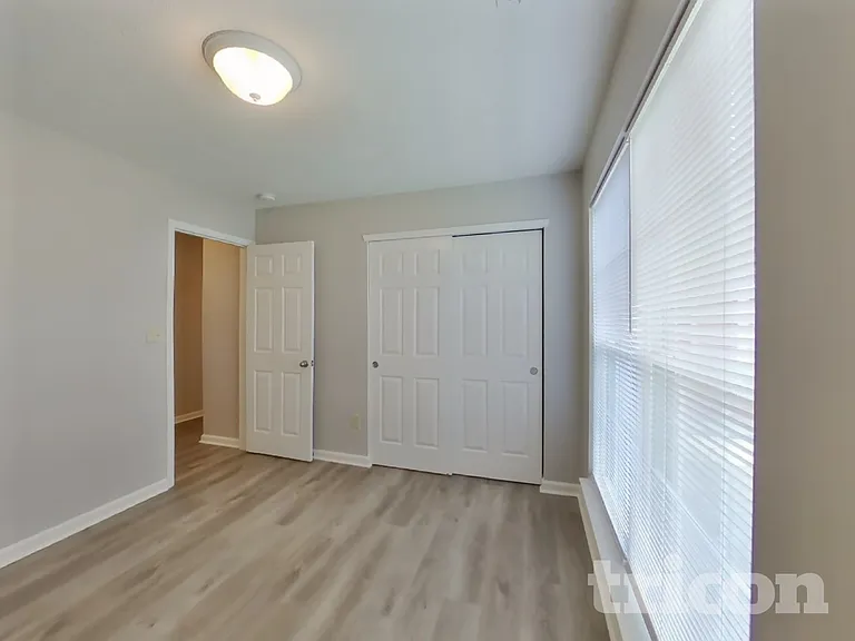 949 Knox Dr — Photo 10