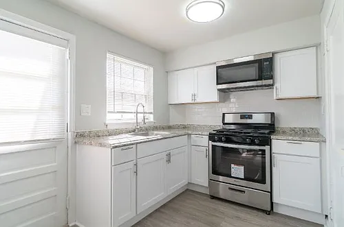 123 Yorke St #B12 Photo 1 123 Yorke St #B12 Photo 1