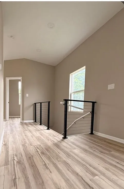 Building Photo - 6227 S May St #2