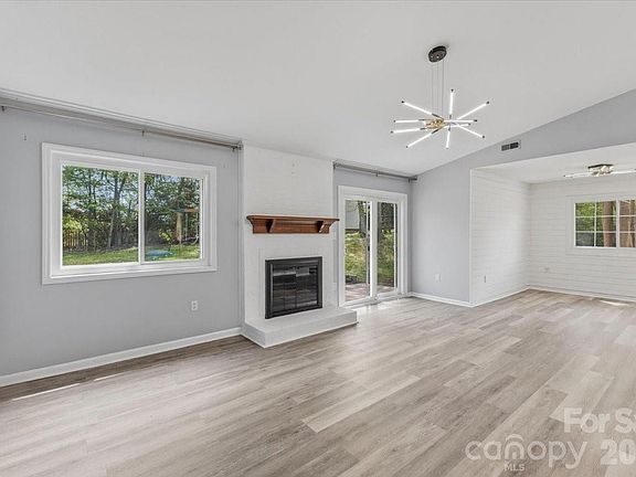4th image of 2516 Turnberry Ln
