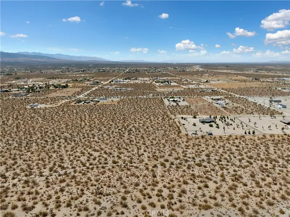 1 Wintergreen Rd, Pinon Hills, CA 92372