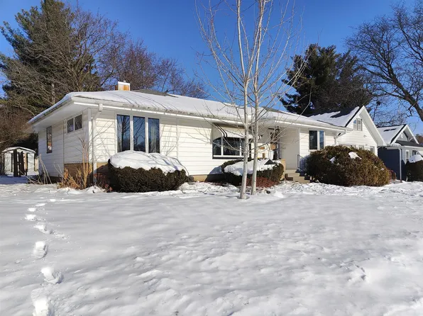 1424 W American St, Freeport, IL 61032