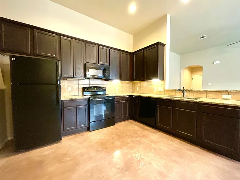 2575 Pahmeyer Rd — Photo 12
