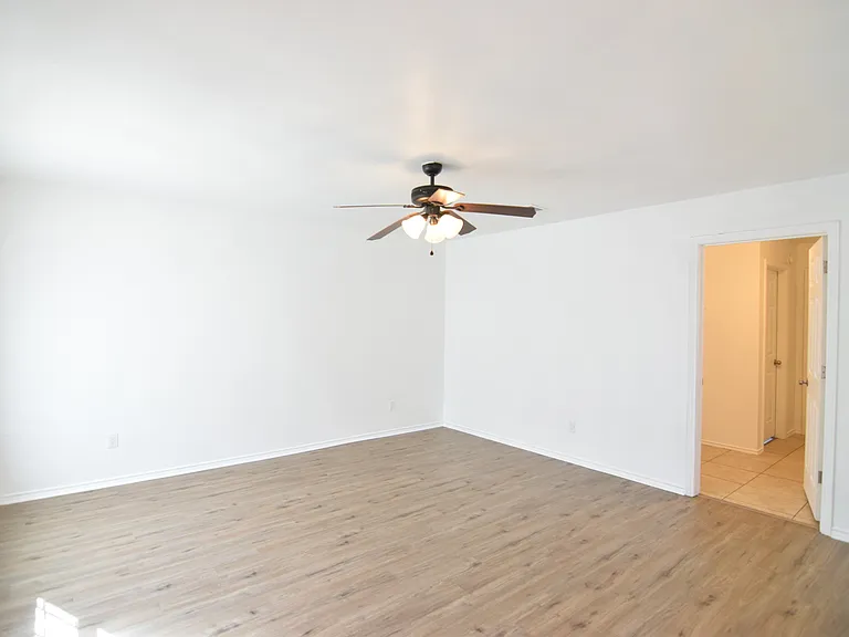 3403 Toledo Dr — Photo 7