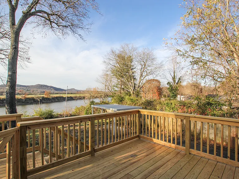 439B Capri Dr — Photo 15