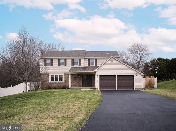 1272 Paso Fino Dr, Warrington, PA 18976