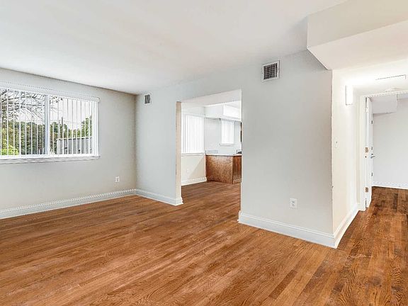 2nd image of 5042 38th Ave #47d8584d6